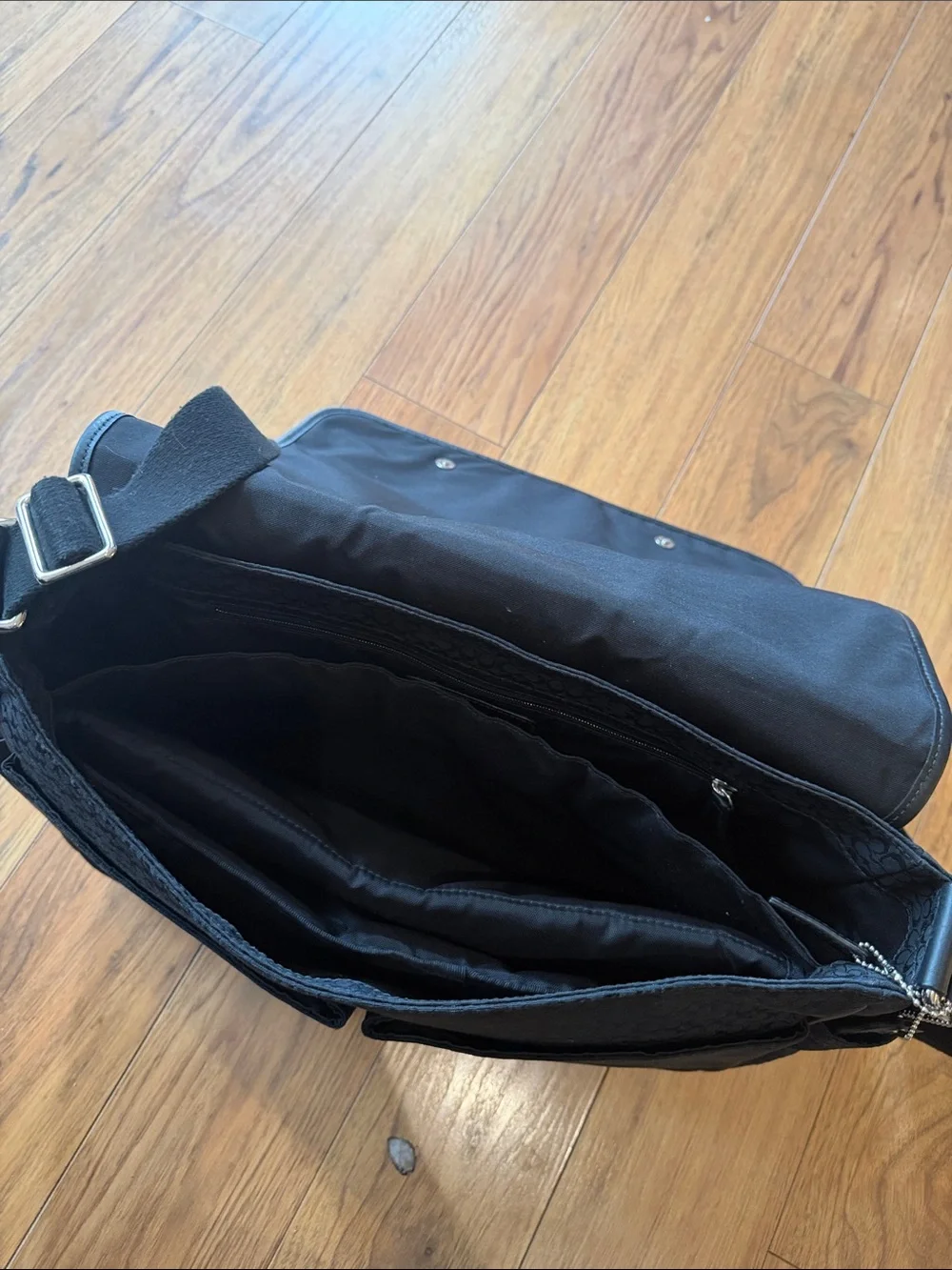 COACH women’s  Black Messenger Bag -/Briefcase Signature Canvas great condition